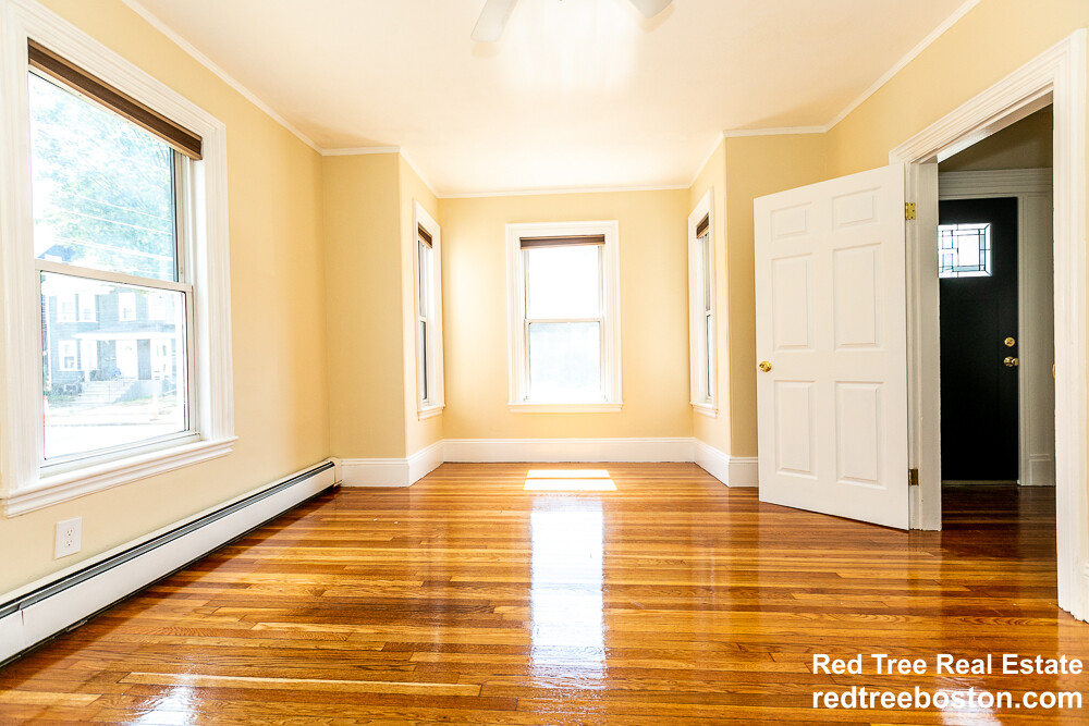 5 bed, 2 bath apartment for rent at 36 Pratt St Unit House, Allston — photo 7 of 14
