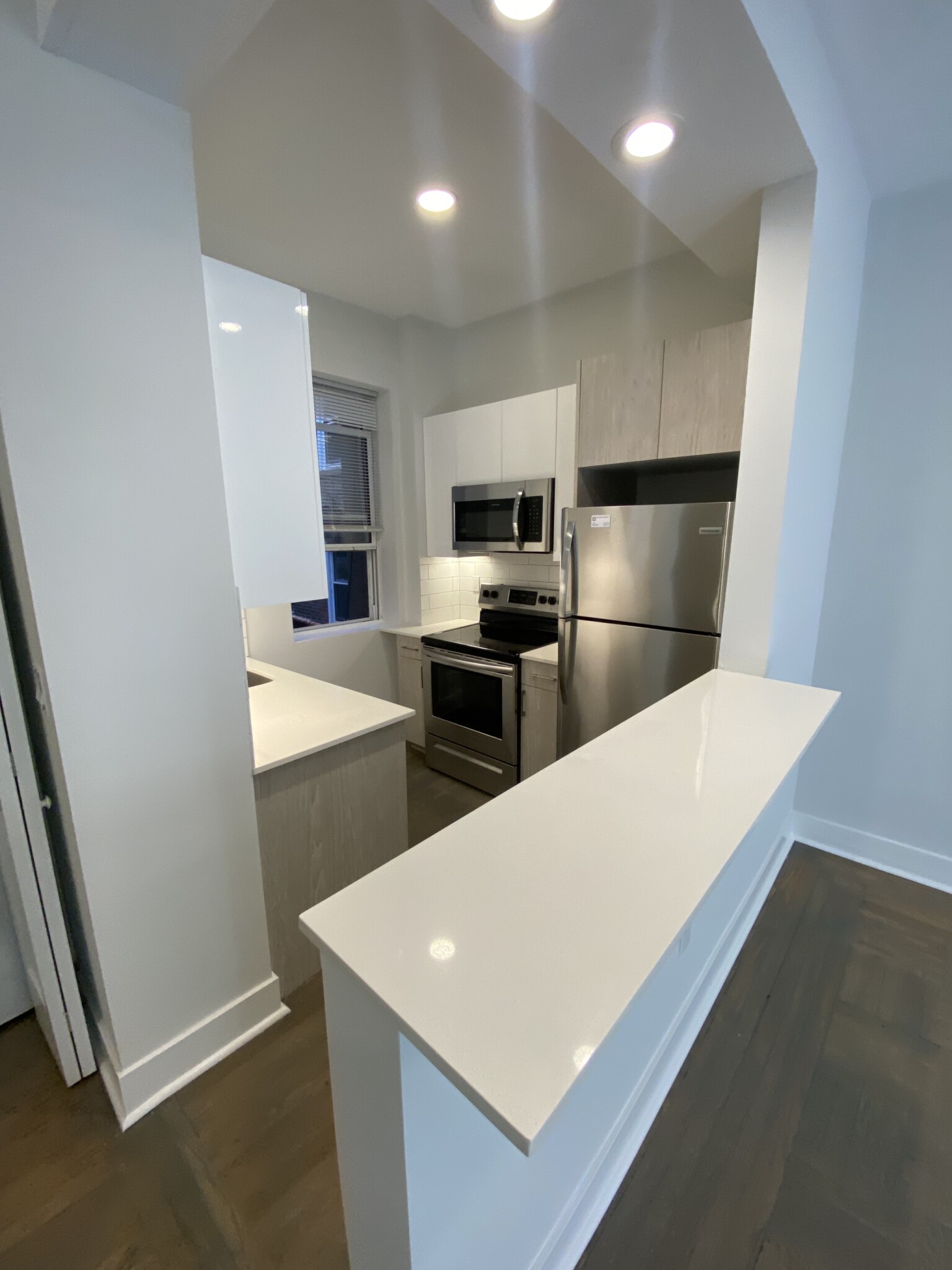 2 bed, 1 bath apartment for rent at 36 Queensberry St Unit 4, Fenway — photo 4 of 15