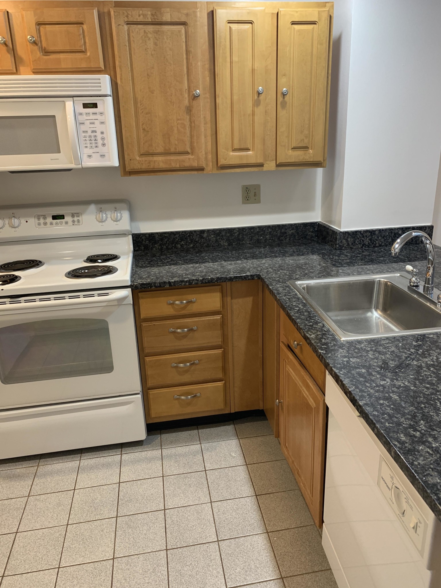 Studio bed, 1 bath apartment for rent at 36 Queensberry St Unit D, Fenway