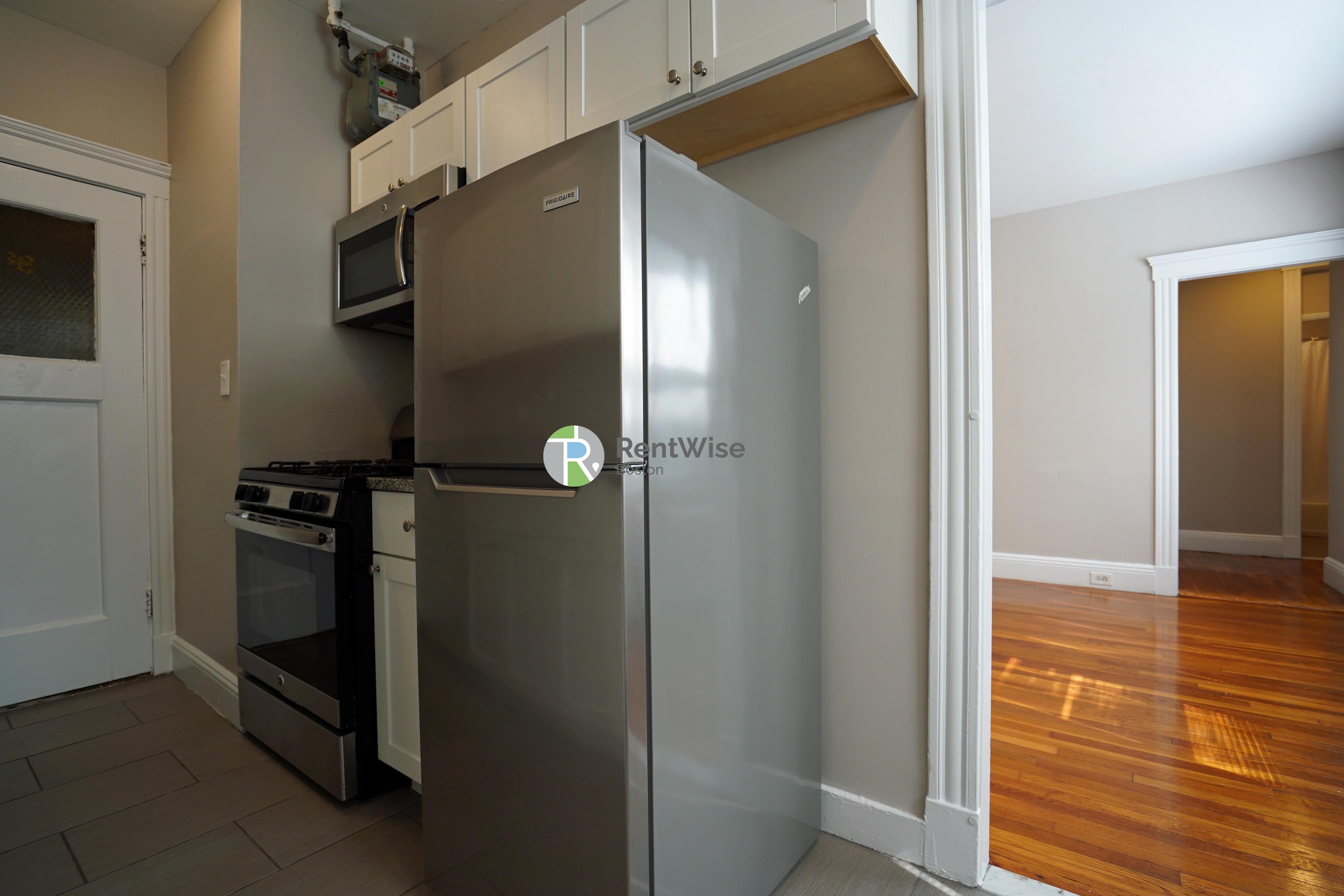 1 bed, 1 bath apartment for rent at 36 Quint Ave Unit 3, Allston — photo 7 of 19