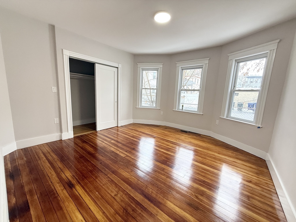 3 bed, 1 bath apartment for rent at 36 Raven St Unit 1, Dorchester — photo 4 of 8