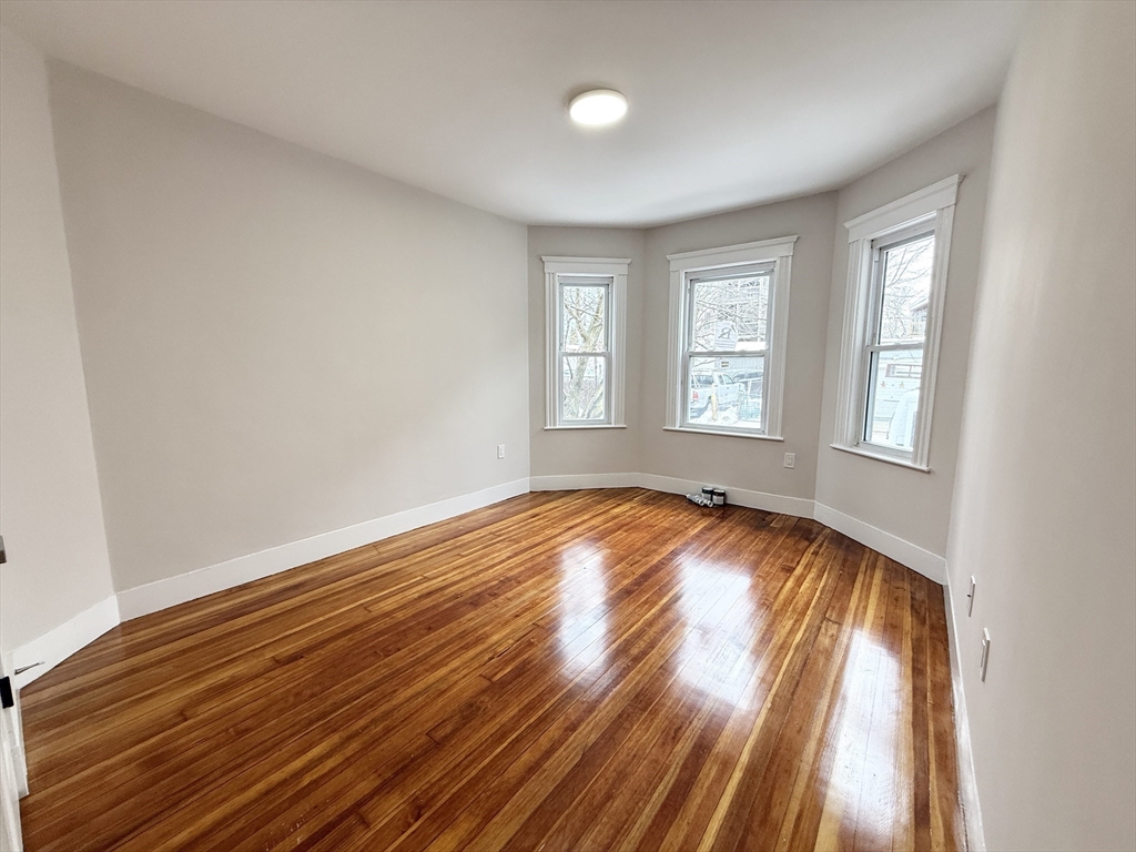 3 bed, 1 bath apartment for rent at 36 Raven St Unit 1, Dorchester — photo 3 of 8