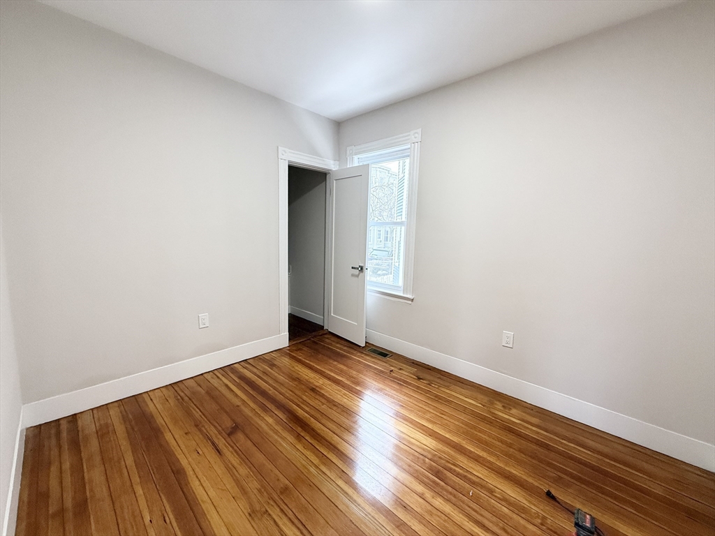 3 bed, 1 bath apartment for rent at 36 Raven St Unit 1, Dorchester — photo 6 of 8