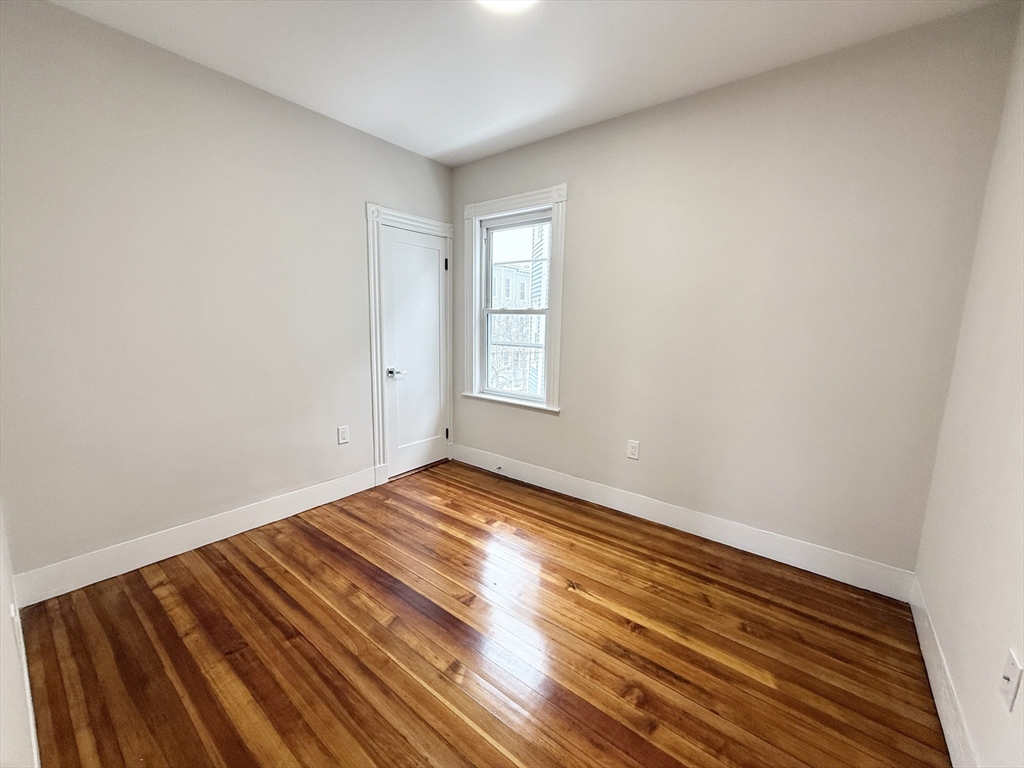 3 bed, 1 bath apartment for rent at 36 Raven St Unit 2, Dorchester — photo 5 of 8