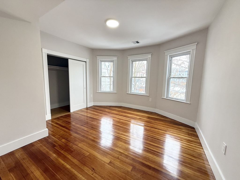 3 bed, 1 bath apartment for rent at 36 Raven St Unit 2, Dorchester — photo 3 of 8