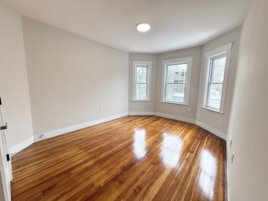 3 bed, 1 bath apartment for rent at 36 Raven St Unit 2, Dorchester — photo 2 of 8
