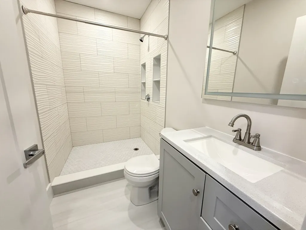 3 bed, 1 bath apartment for rent at 36 Raven St Unit 3, Dorchester — photo 7 of 8