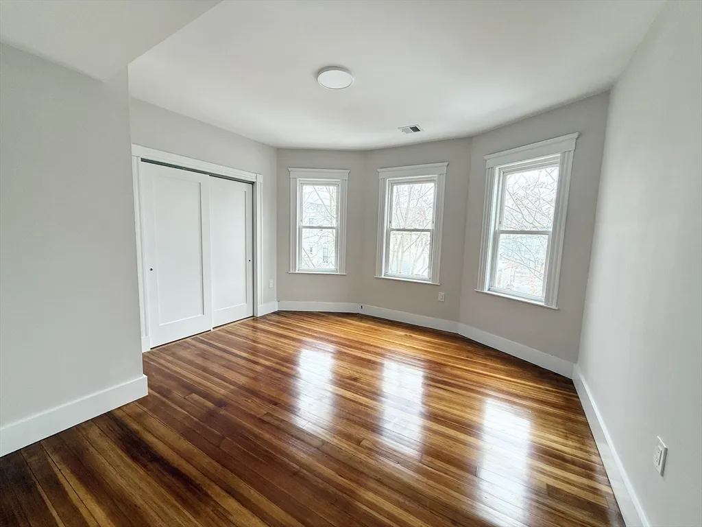 3 bed, 1 bath apartment for rent at 36 Raven St Unit 3, Dorchester — photo 3 of 8