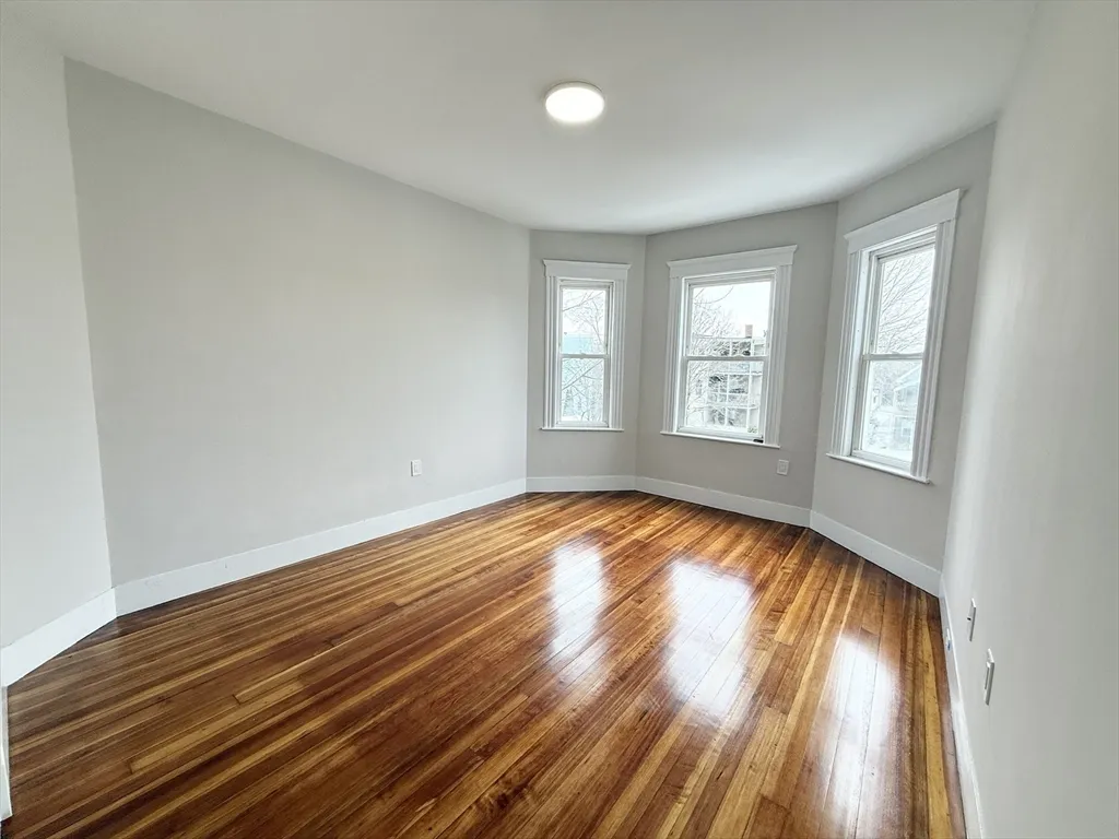 3 bed, 1 bath apartment for rent at 36 Raven St Unit 3, Dorchester — photo 4 of 8