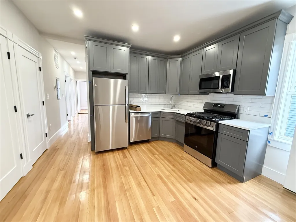 3 bed, 1 bath apartment for rent at 36 Raven St Unit 3, Dorchester — photo 1 of 8