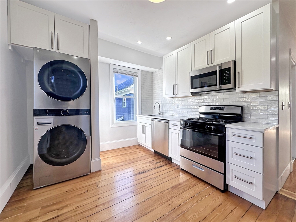 4 bed, 2 bath apartment for rent at 36 Reed St Unit 2, Dedham — photo 4 of 14
