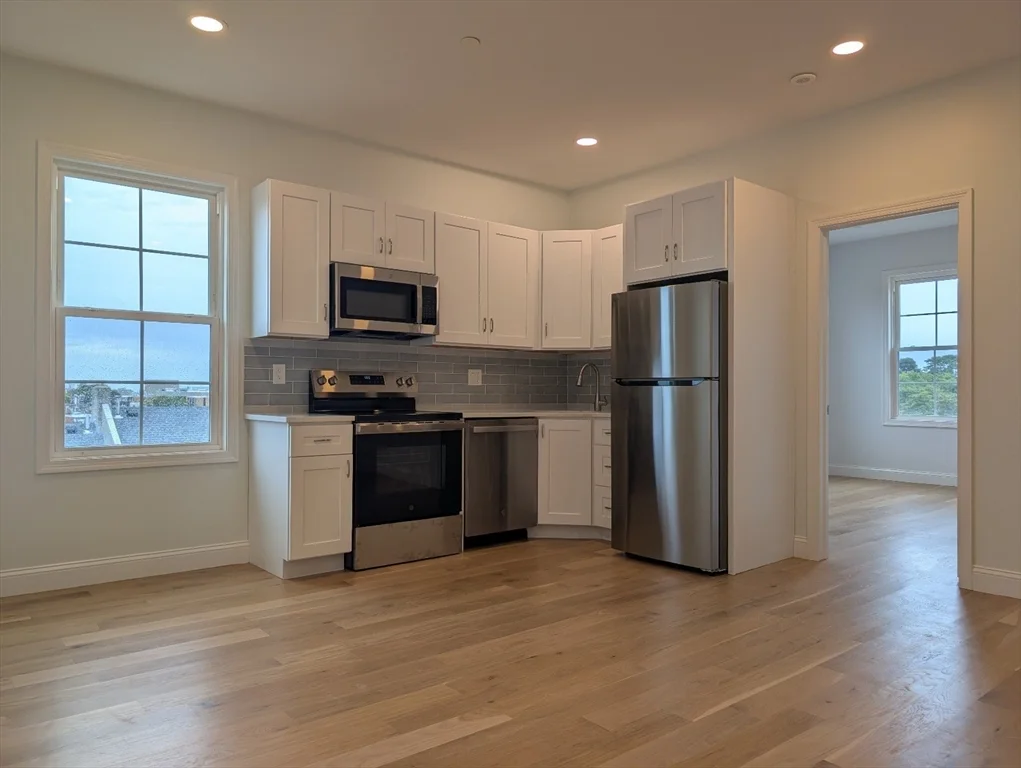 4 bed, 2 bath apartment for rent at 36 Regent St Unit 1, Roxbury — photo 3 of 12