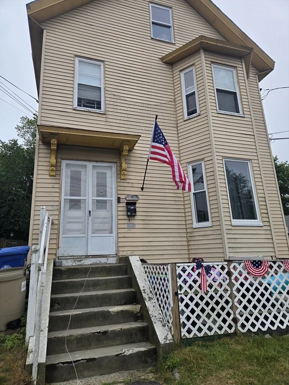 1 bed, 1 bath apartment for rent at 36 Richardson St Unit Rear, Wakefield — photo 1 of 13