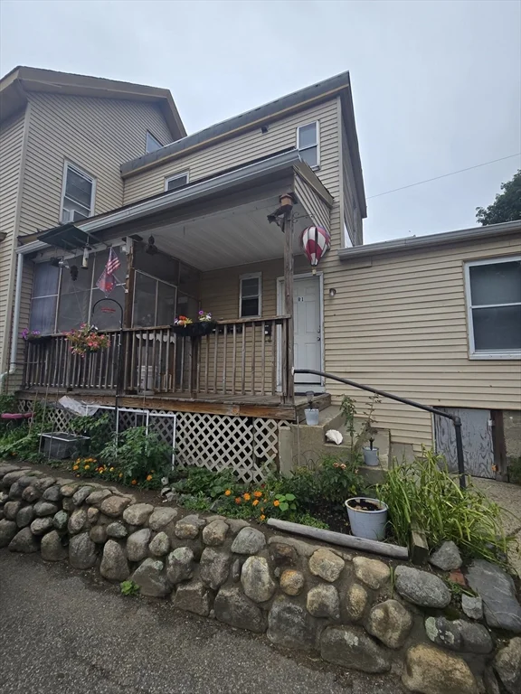 1 bed, 1 bath apartment for rent at 36 Richardson St Unit Rear, Wakefield — photo 3 of 13