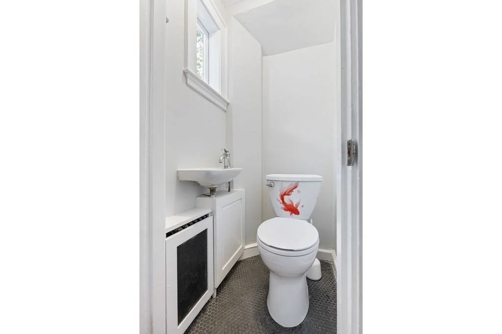 4 bed, 2 bath apartment for rent at 36 Risley Rd, Chestnut Hill — photo 10 of 28