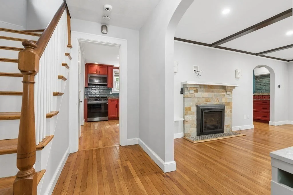4 bed, 2 bath apartment for rent at 36 Risley Rd, Chestnut Hill — photo 4 of 28