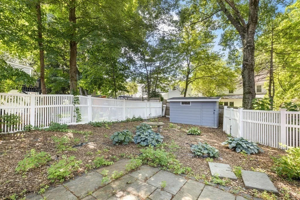 4 bed, 2 bath apartment for rent at 36 Risley Rd, Chestnut Hill — photo 23 of 28