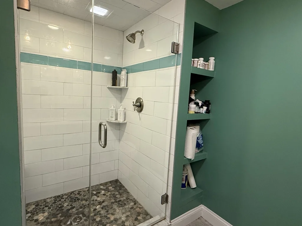 4 bed, 2 bath apartment for rent at 36 Risley Rd Unit 36, Chestnut Hill — photo 14 of 21