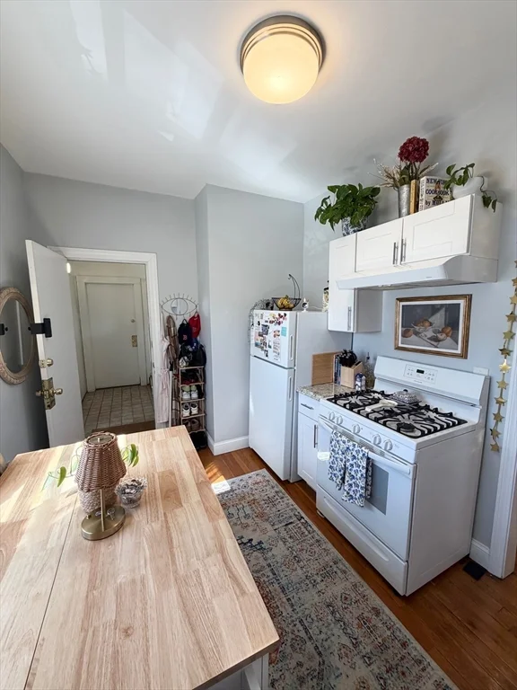 1 bed, 1 bath apartment for rent at 36 Sagamore Unit 4, Lynn — photo 4 of 15