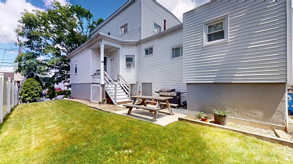 1 bed, 1 bath apartment for rent at 36 Sagamore Unit 4, Lynn — photo 13 of 15