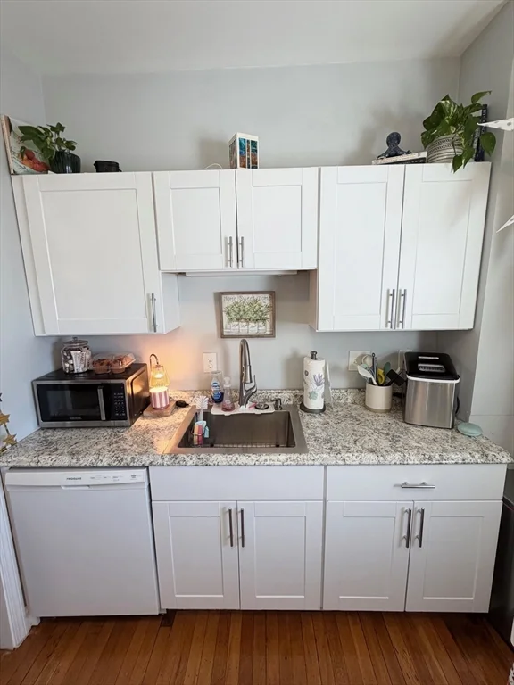 1 bed, 1 bath apartment for rent at 36 Sagamore Unit 4, Lynn — photo 2 of 15