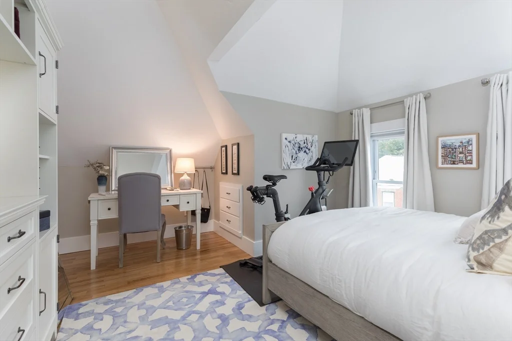 1 bed, 1 bath apartment for rent at 36 Saxton St Unit 3, Dorchester — photo 8 of 12