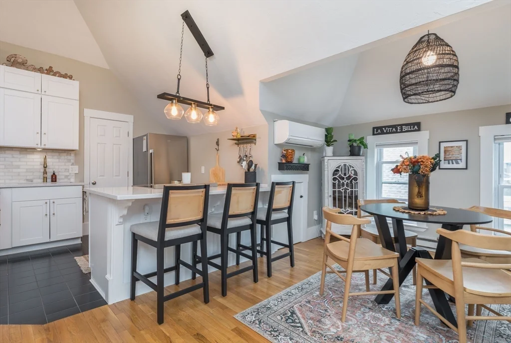 1 bed, 1 bath apartment for rent at 36 Saxton St Unit 3, Dorchester — photo 5 of 12
