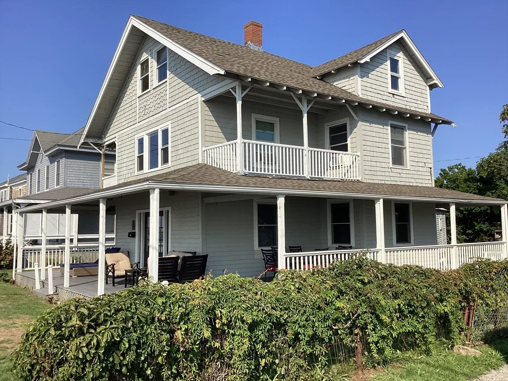 3 bed, 1 bath apartment for rent at 36 Sunset Ave, Waveland — photo 2 of 25
