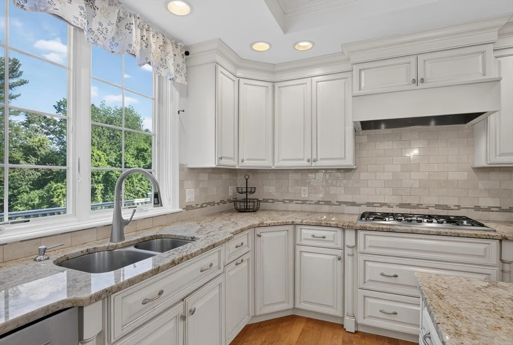4 bed, 4+ bath apartment for rent at 36 Sunset Rock Rd, Andover — photo 15 of 42