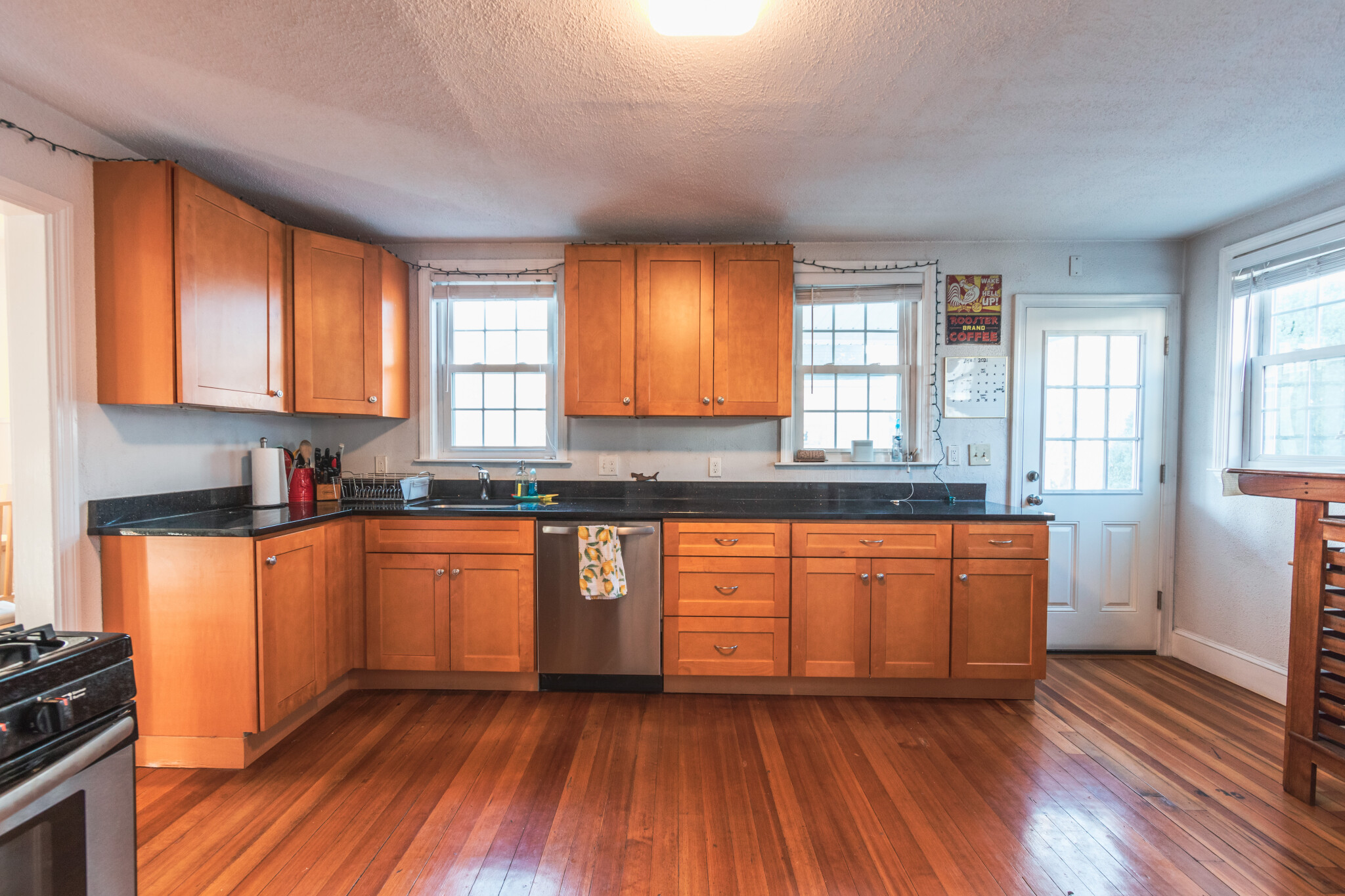 3 bed, 1 bath apartment for rent at 36 Surrey Unit 1, Brighton — photo 2 of 10