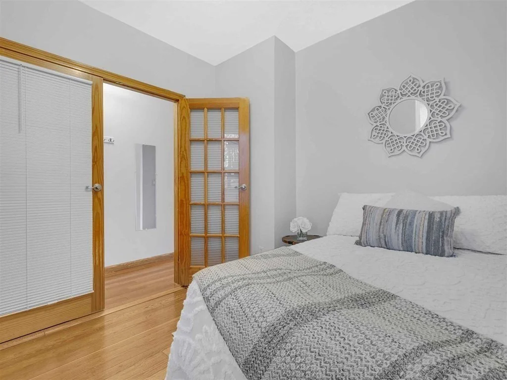 3 bed, 1 bath apartment for rent at 36 Telegraph St Unit 1 & 2, South Boston — photo 14 of 25
