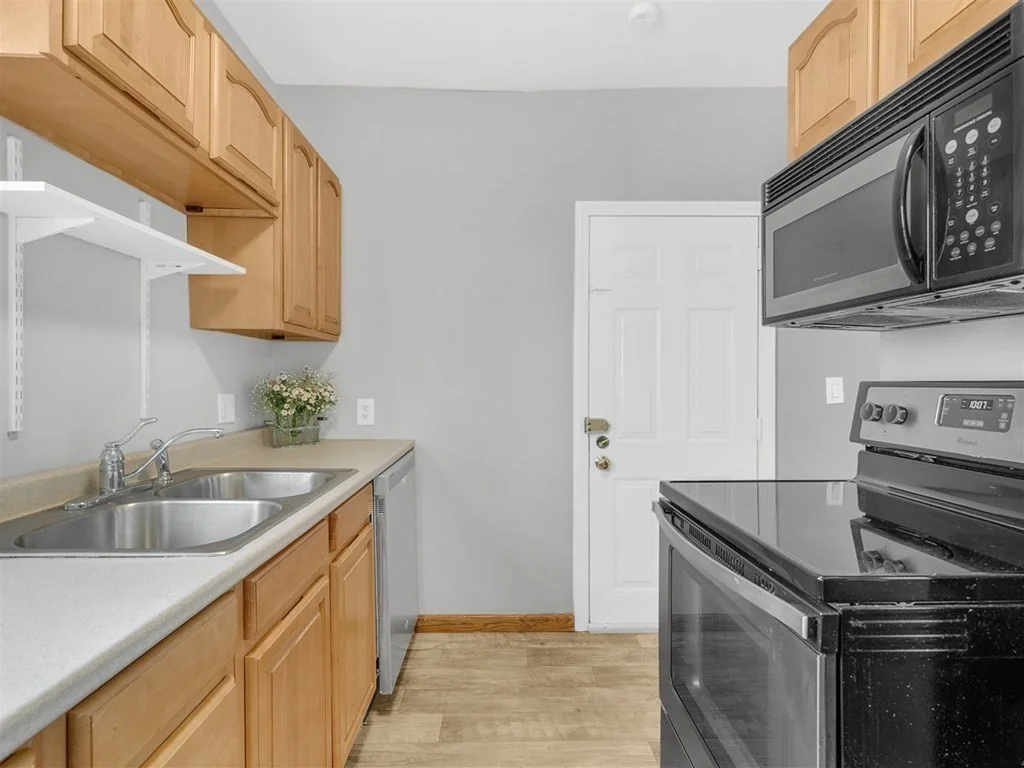 3 bed, 1 bath apartment for rent at 36 Telegraph St Unit 1 & 2, South Boston — photo 23 of 25