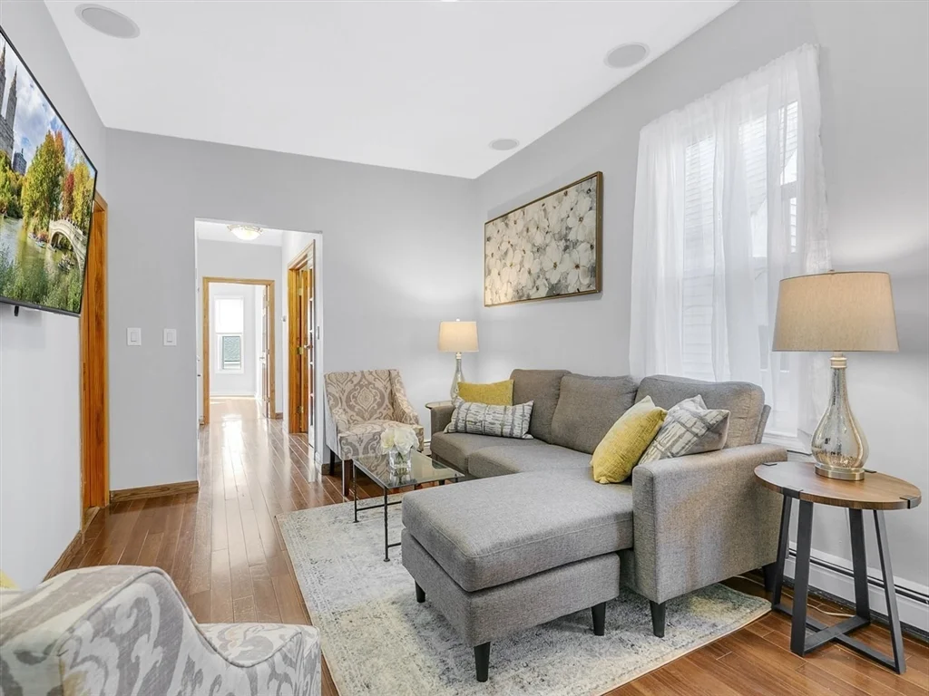 3 bed, 1 bath apartment for rent at 36 Telegraph St Unit 1 & 2, South Boston — photo 4 of 25