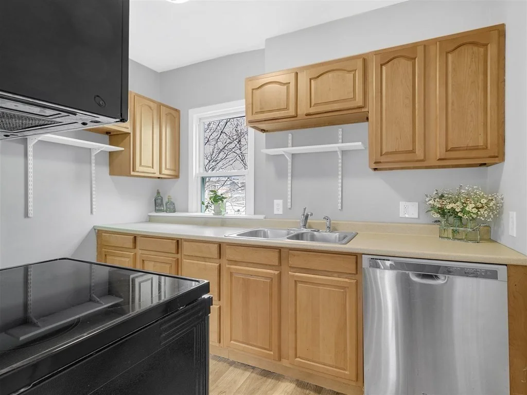 3 bed, 1 bath apartment for rent at 36 Telegraph St Unit 1 & 2, South Boston — photo 24 of 25