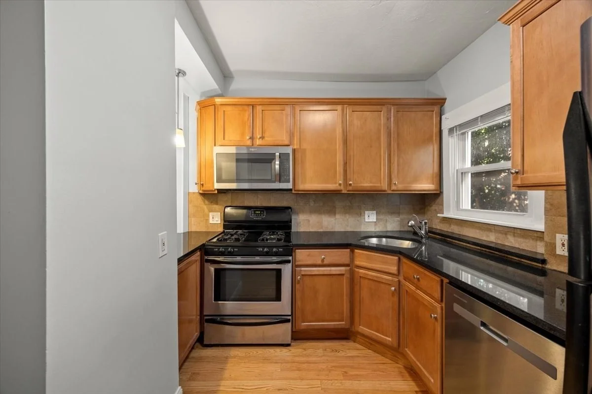 3 bed, 1 bath apartment for rent at 36 Telegraph St Unit 1, South Boston — photo 9 of 38