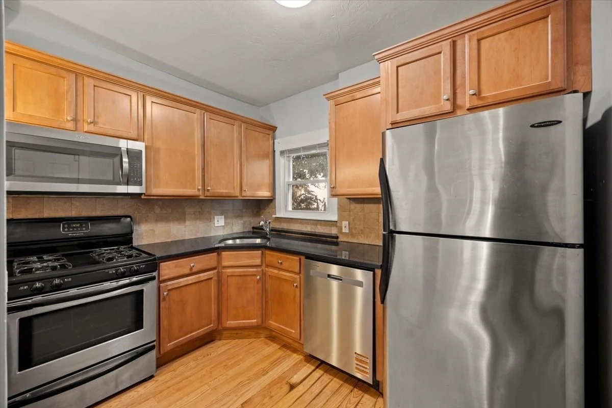 3 bed, 1 bath apartment for rent at 36 Telegraph St Unit 1, South Boston — photo 8 of 38