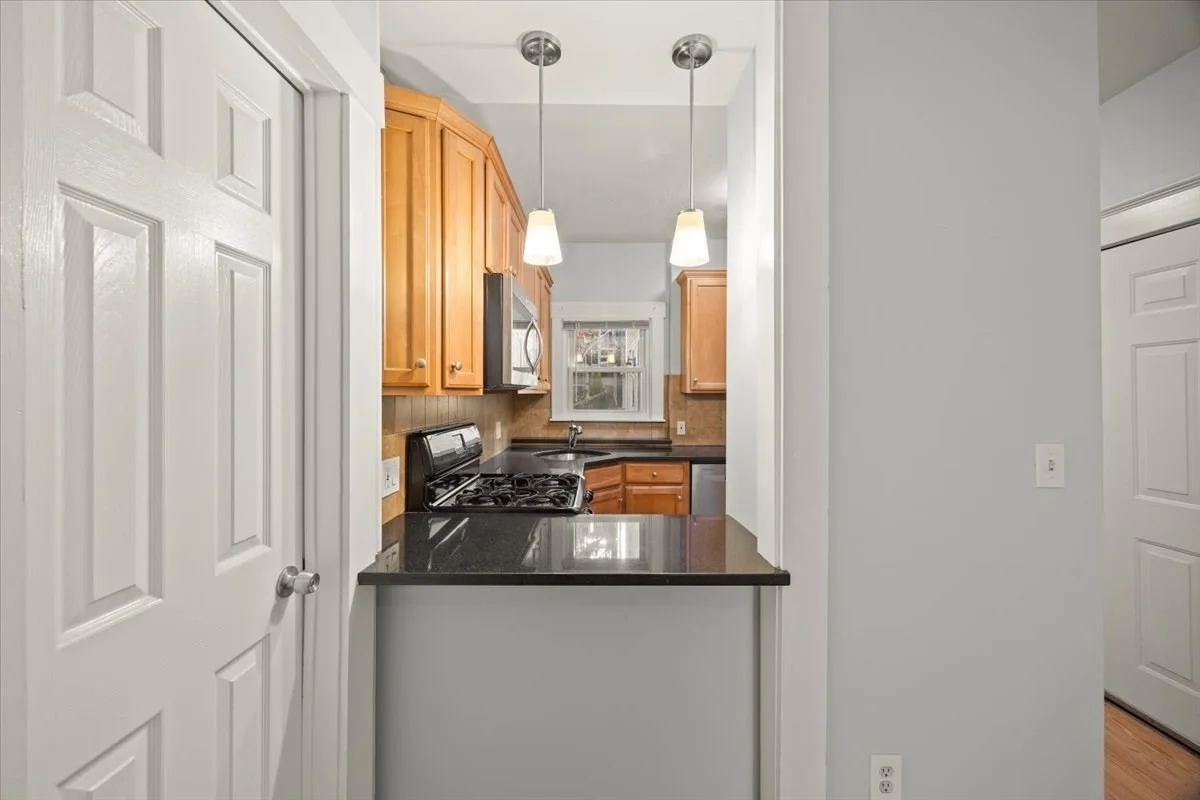3 bed, 1 bath apartment for rent at 36 Telegraph St Unit 1, South Boston — photo 11 of 38