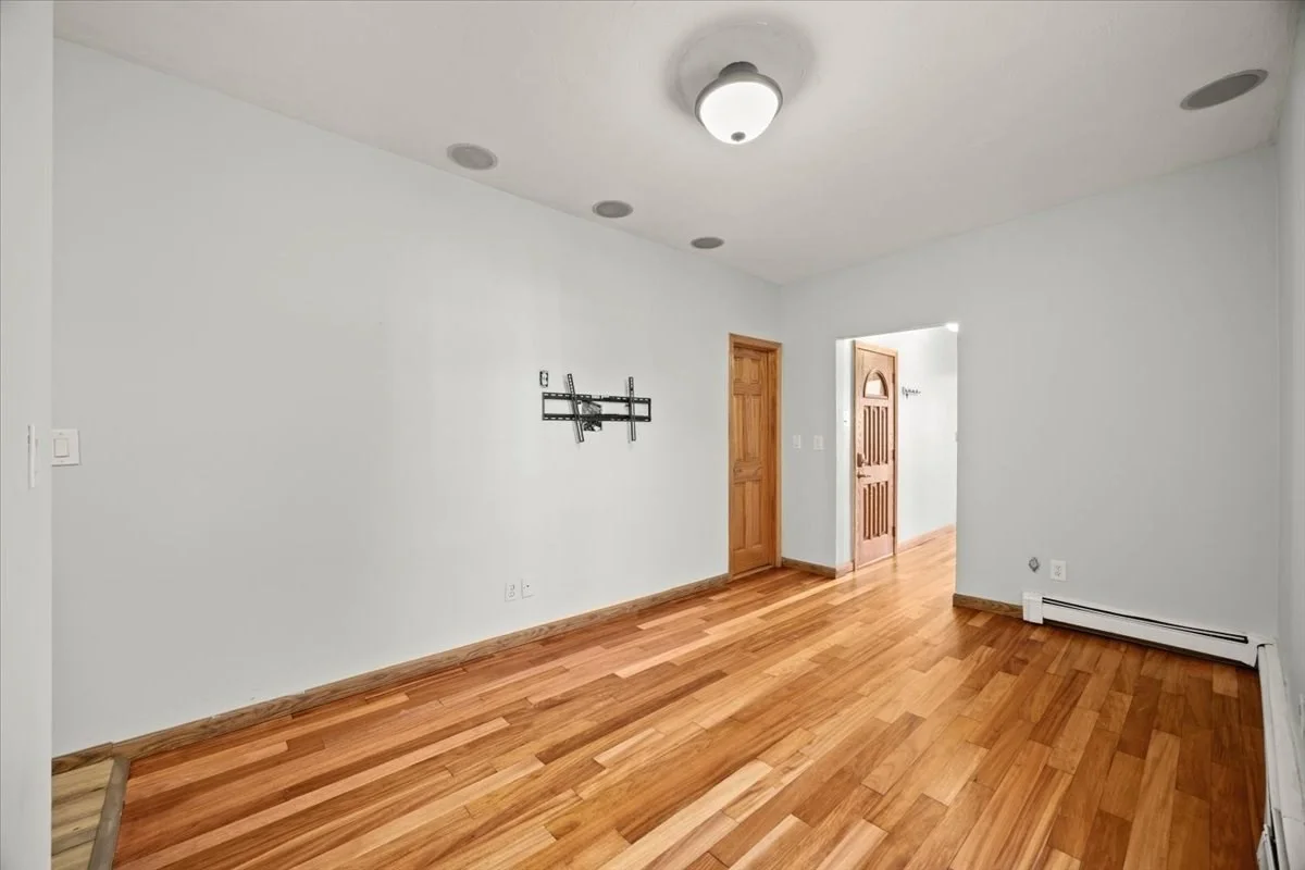 3 bed, 1 bath apartment for rent at 36 Telegraph St Unit 2, South Boston — photo 8 of 21