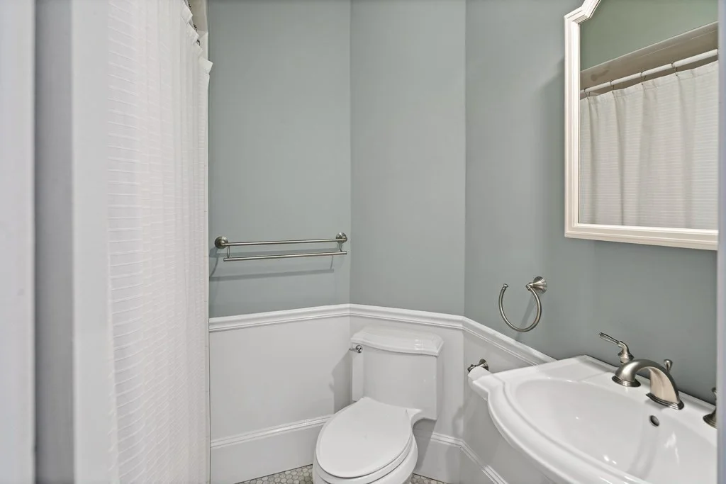 2 bed, 2 bath apartment for rent at 36 Temple St Unit 1, Beacon Hill — photo 9 of 28