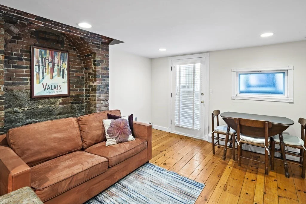 2 bed, 2 bath apartment for rent at 36 Temple St Unit 1, Beacon Hill — photo 13 of 28