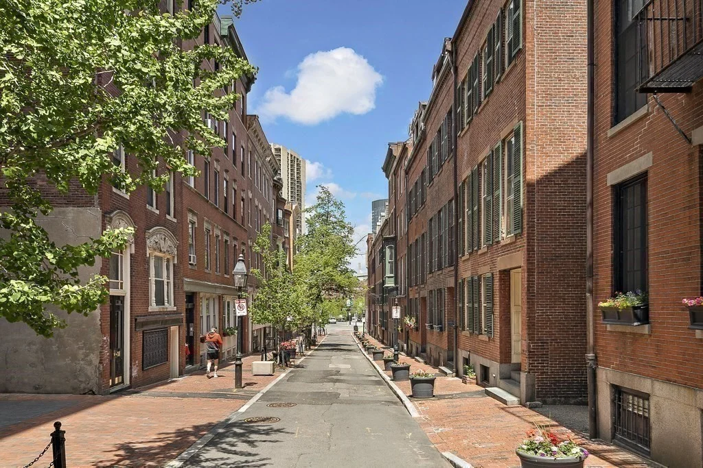 2 bed, 2 bath apartment for rent at 36 Temple St Unit 1, Beacon Hill — photo 26 of 28
