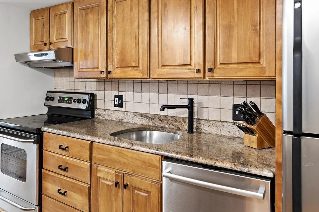 2 bed, 2 bath apartment for rent at 36 Temple St Unit 1, Beacon Hill — photo 11 of 28