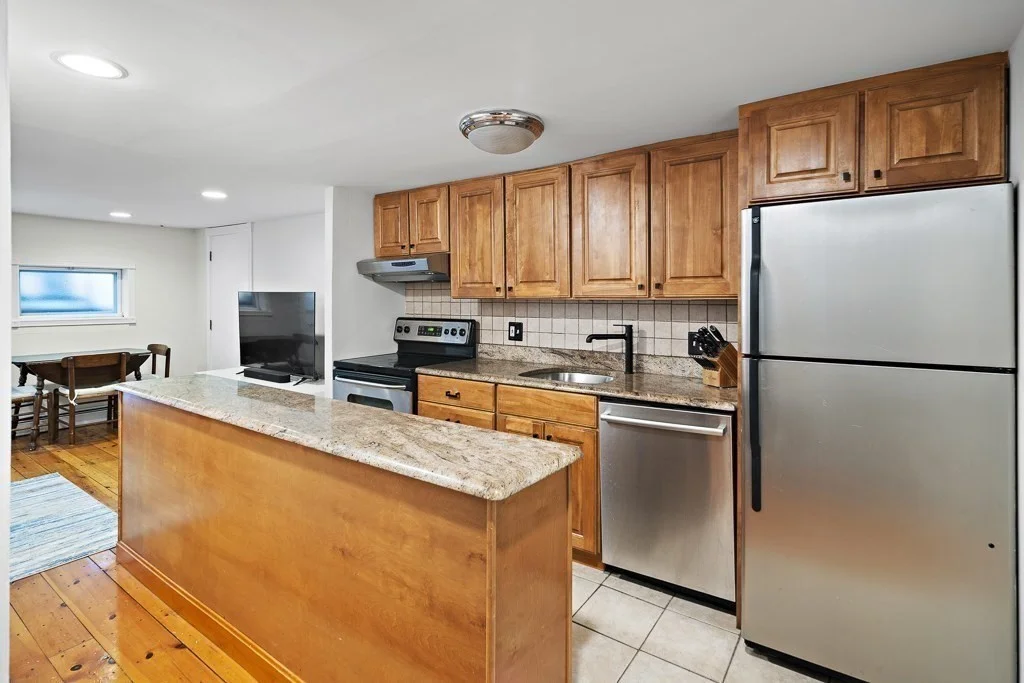 2 bed, 2 bath apartment for rent at 36 Temple St Unit 1, Beacon Hill — photo 10 of 28