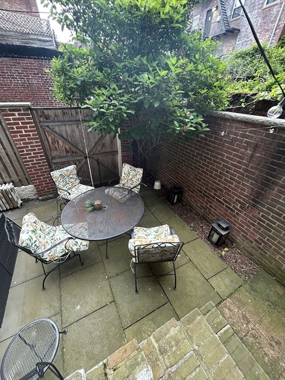 1 bed, 2 bath apartment for rent at 36 Temple St Unit 2, Beacon Hill — photo 6 of 18