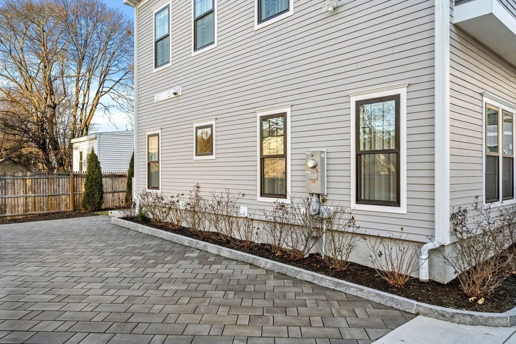 3 bed, 2 bath apartment for rent at 36 Temple St Unit 40, Dorchester — photo 17 of 18