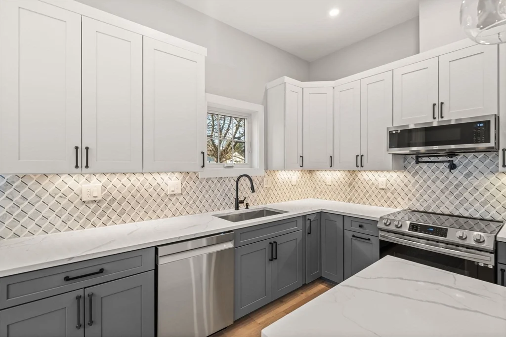 3 bed, 2 bath apartment for rent at 36 Temple St Unit 40, Dorchester — photo 3 of 18