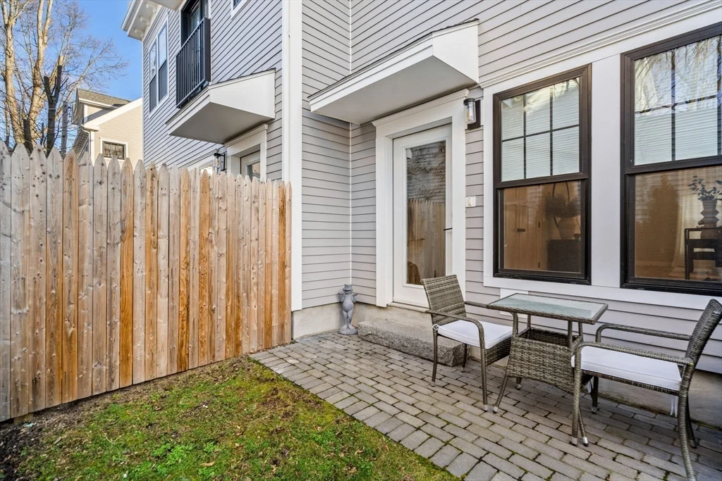 3 bed, 2 bath apartment for rent at 36 Temple St Unit 40, Dorchester — photo 15 of 18