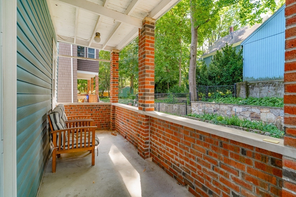 3 bed, 1 bath apartment for rent at 36 Thingvalla Unit 0, Strawberry Hill — photo 26 of 31