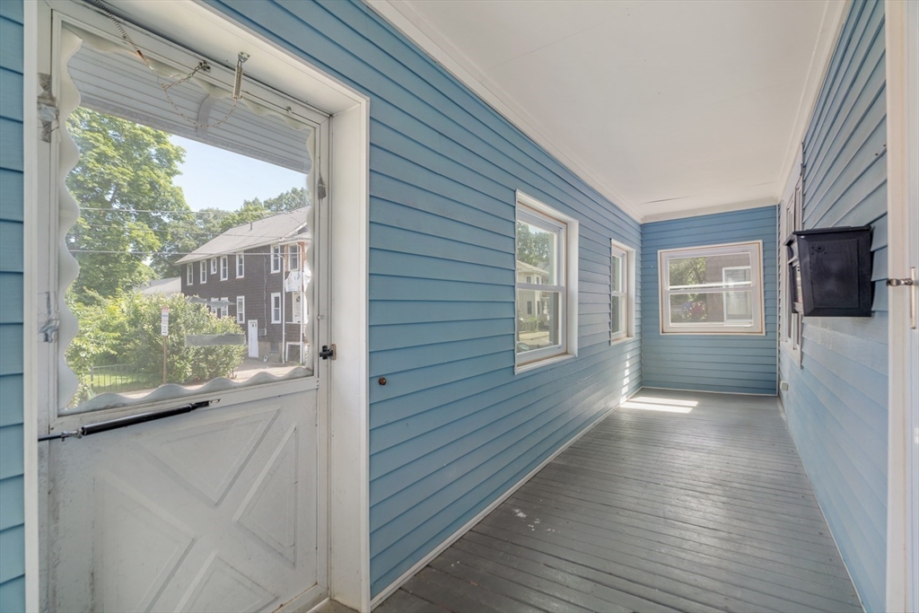 3 bed, 1 bath apartment for rent at 36 Thingvalla Unit 0, Strawberry Hill — photo 25 of 31