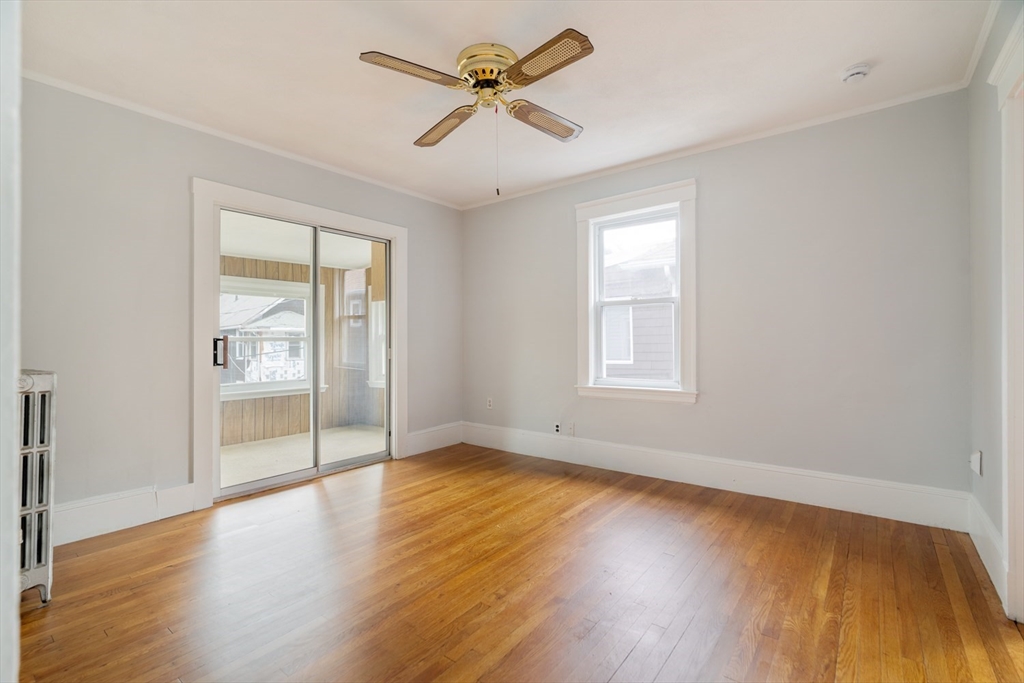 3 bed, 1 bath apartment for rent at 36 Thingvalla Unit 0, Strawberry Hill — photo 22 of 31